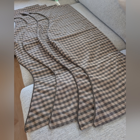 Green and Tan Valance - Picture 3 of 8